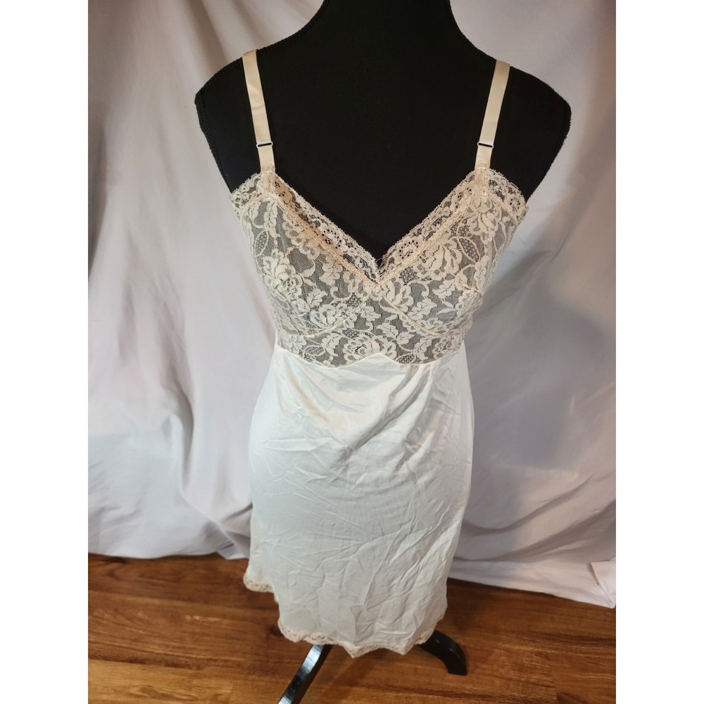 Vintage Caresse Lace Full Zip Slip Size 34 Short